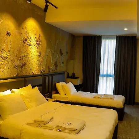 Hotell Nahadra Airport *